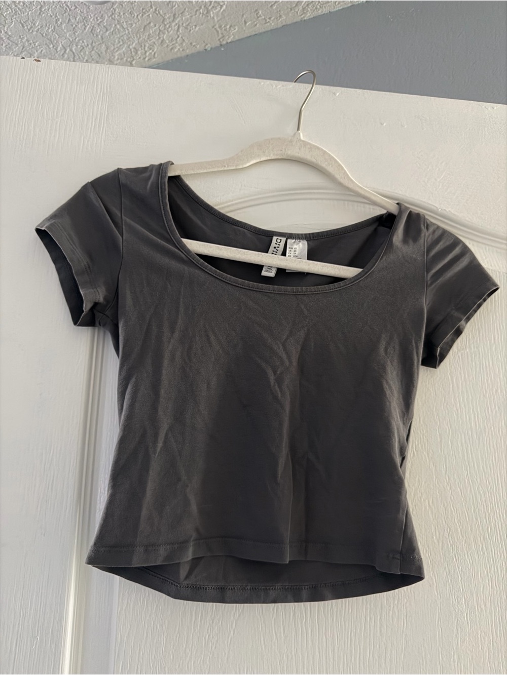 H&M grey Scoop Neck Crop Top
